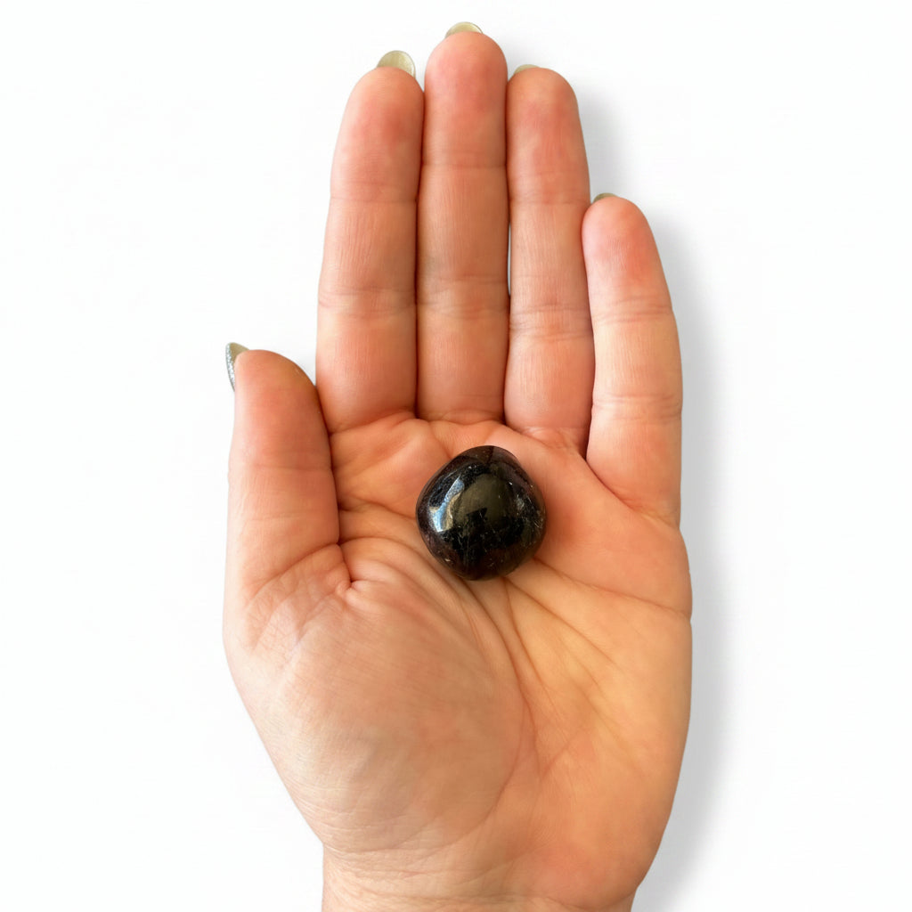 20-25g Arfvedsonite Tumble
