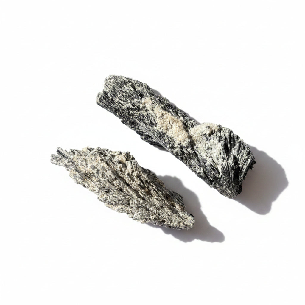 20-25g Black Kyanite Raw