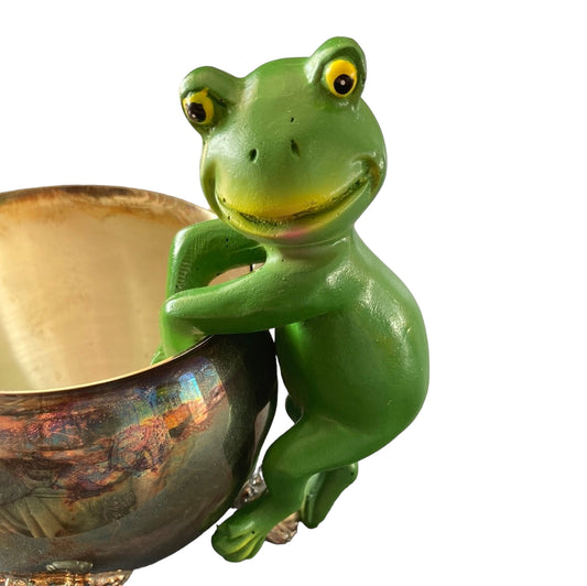 Double Arm Frog Statue